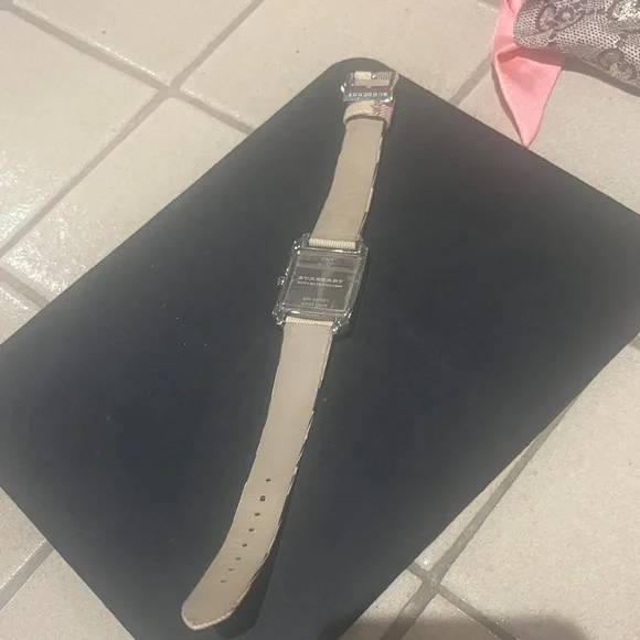 Burberry Beige and Black Checkered Women's Watch - Picture 3 of 15